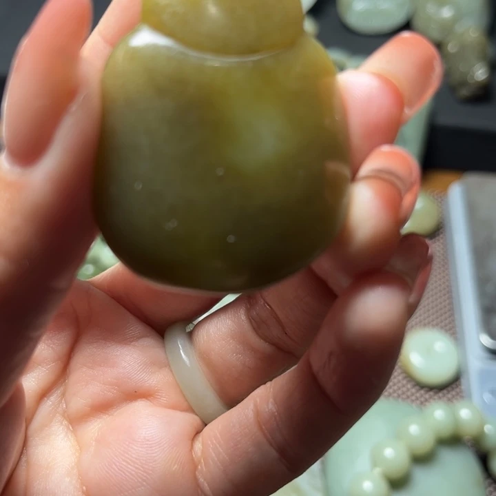 和田玉（糖玉）未镶嵌挂件赵*