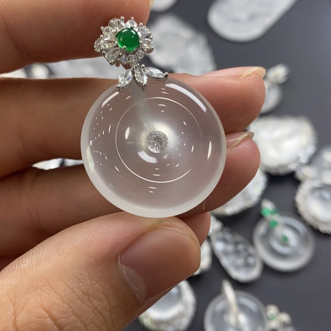 石英质玉吊坠银S925镀金镶嵌