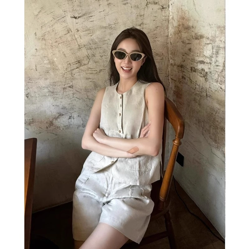 松弛感亚麻气质套装女夏季休闲西装马甲宽松短裤复古慵懒风两件套