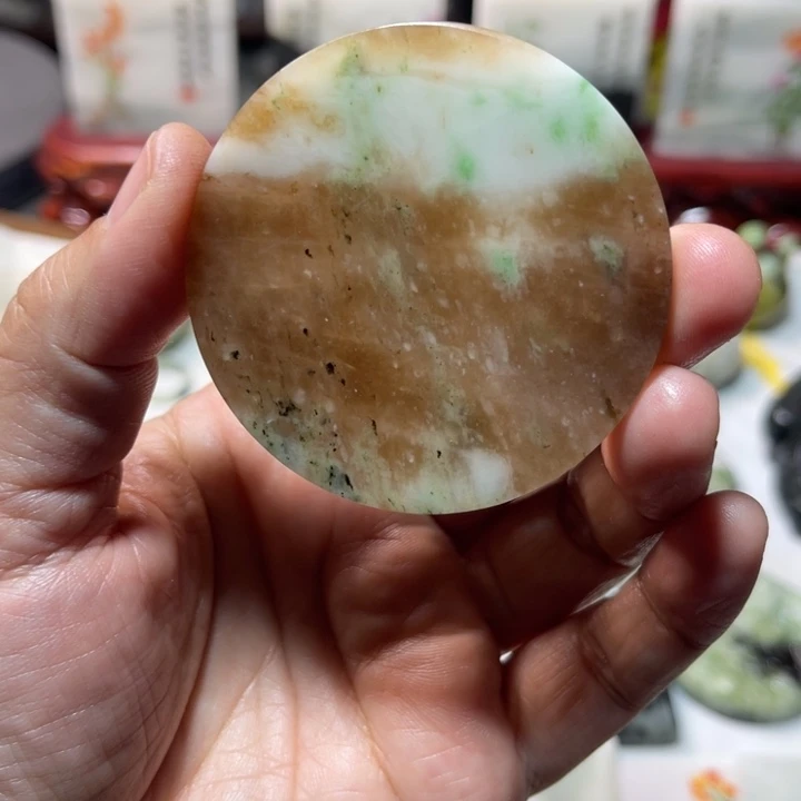 独山玉未镶嵌颈饰
