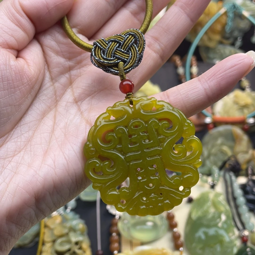 蛇纹石玉颈饰未镶嵌