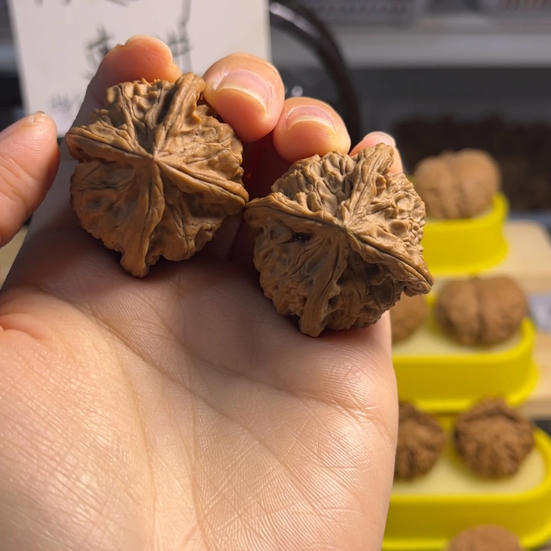 伊***斯文玩核桃把件玉玺四棱