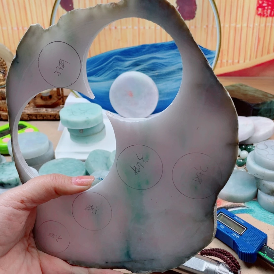 翡翠未镶嵌颈饰492……