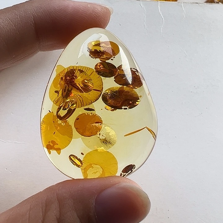 琥珀（花珀）颈饰未镶嵌