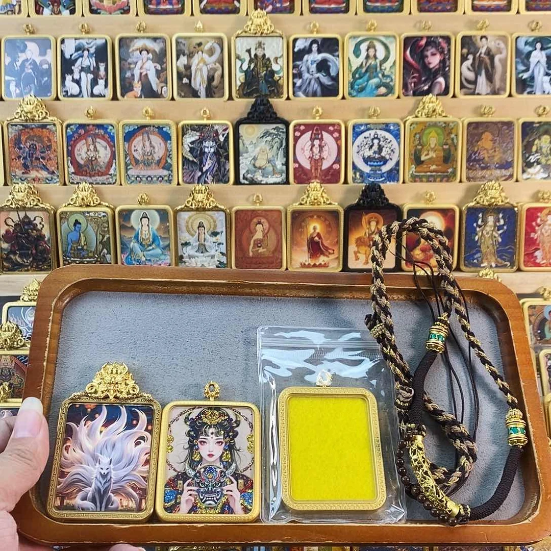 吊坠前世今生九尾唐卡