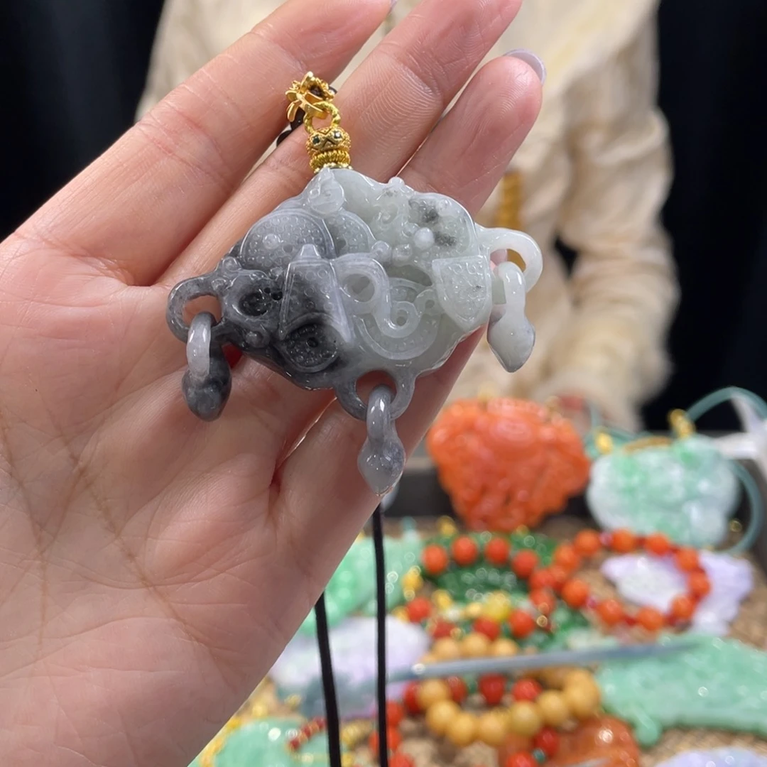 翡翠颈饰未镶嵌代编织