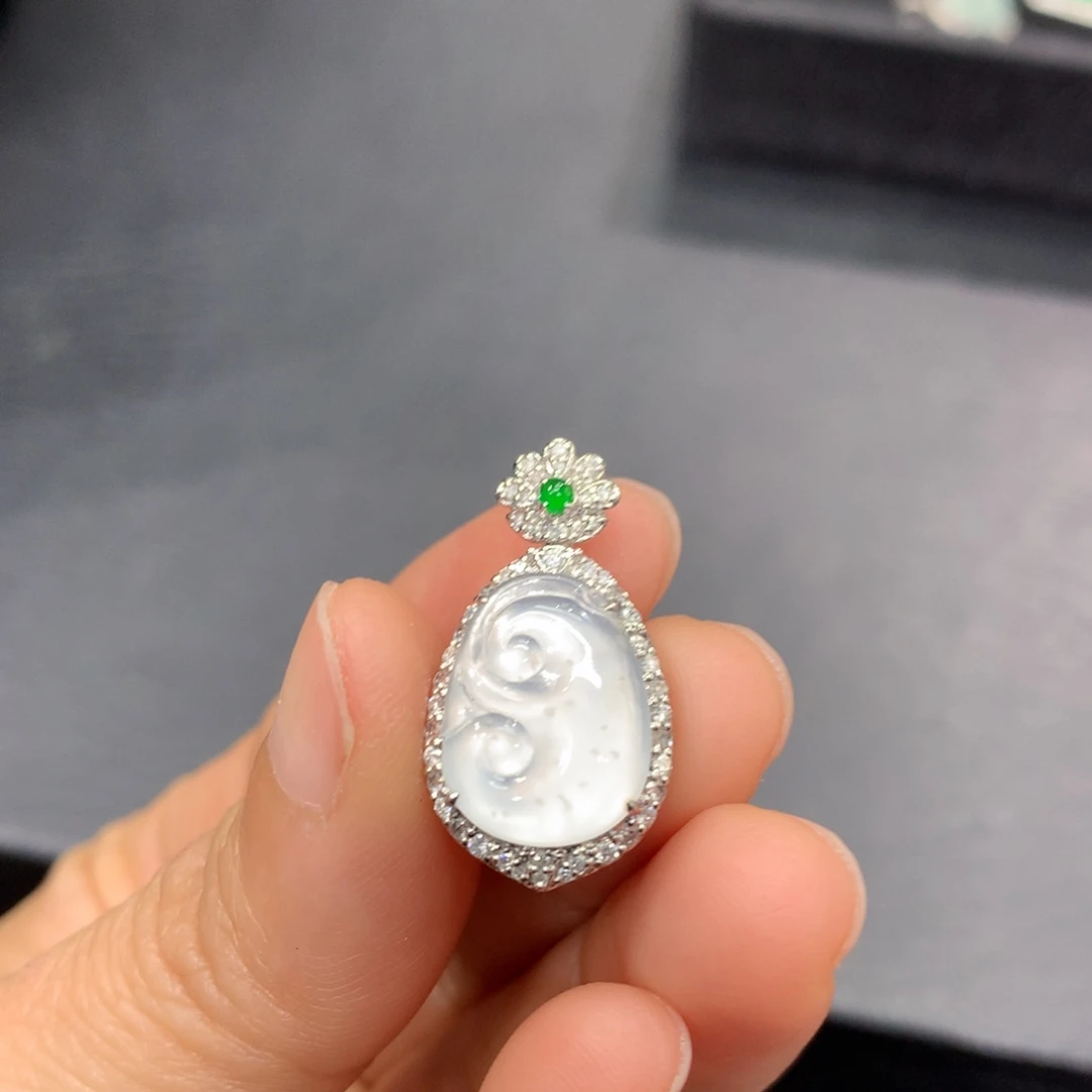 Z***✿翡翠18K金镶嵌吊坠(不含链)