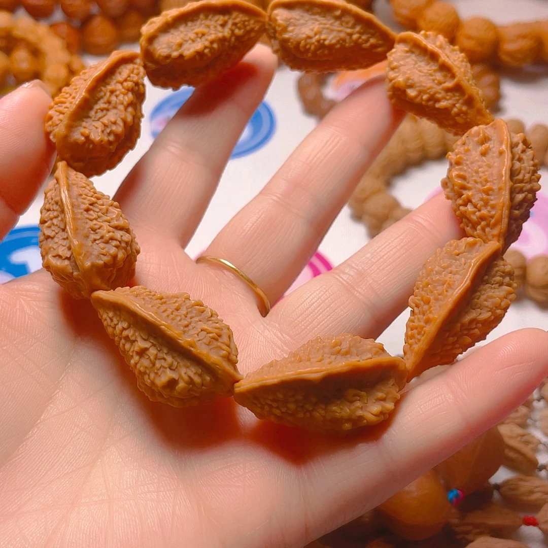 奋***们文玩核桃吊坠绣花鞋