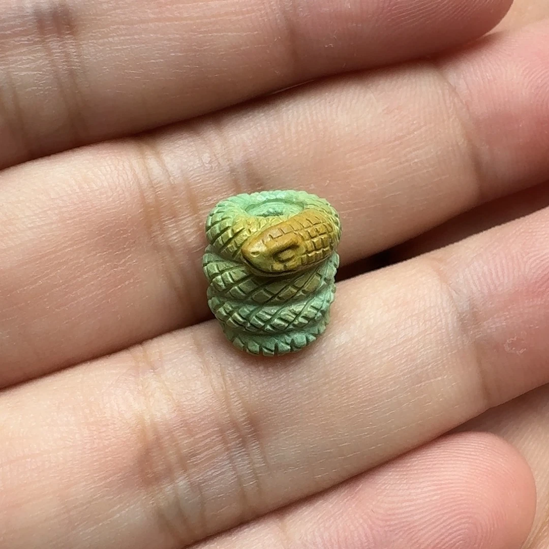 未镶嵌绿松石盘蛇