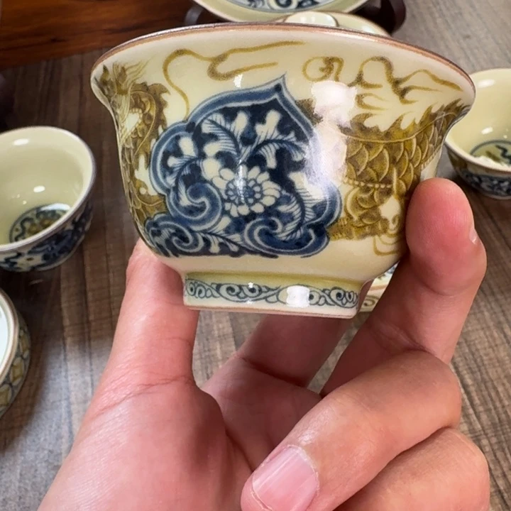 杯釉里金如意穿花龙主人杯