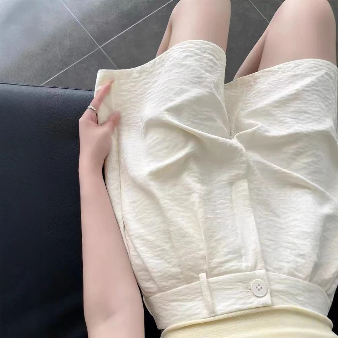 白色奶芙休闲宽松短裤女夏季薄款梨形身材大码高腰显瘦五分阔腿裤