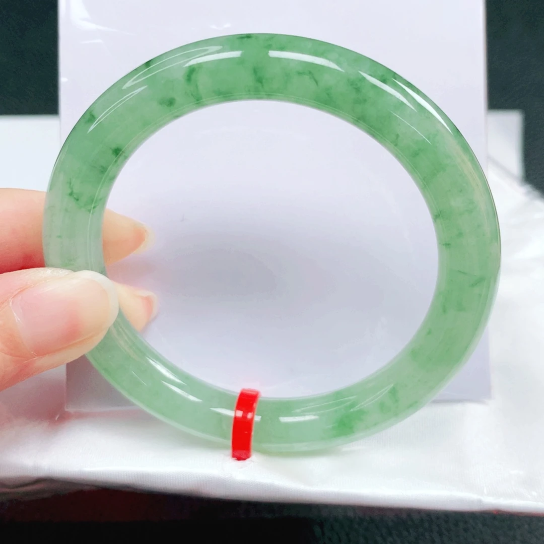 翡翠未镶嵌手镯55圈