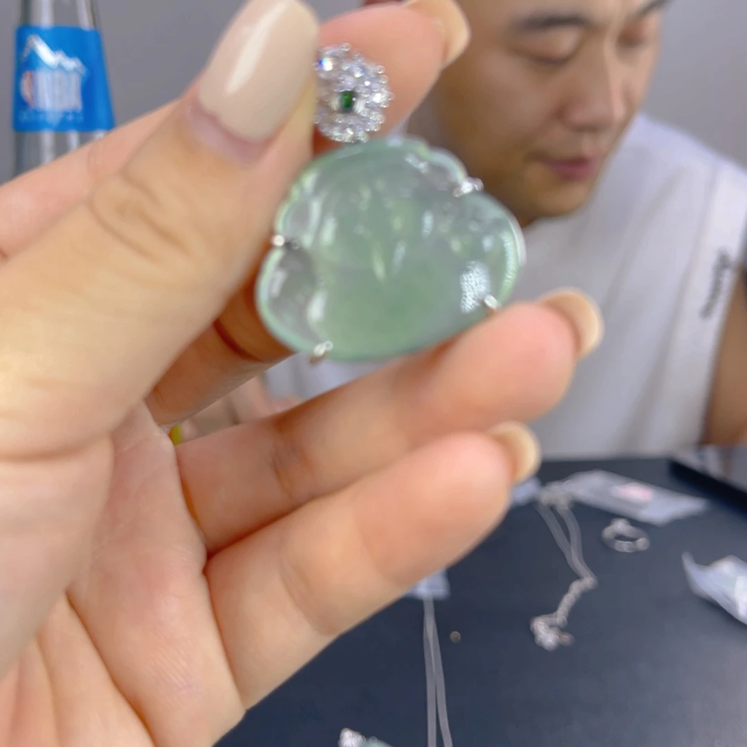 翡翠未镶嵌颈饰天然翡翠A货