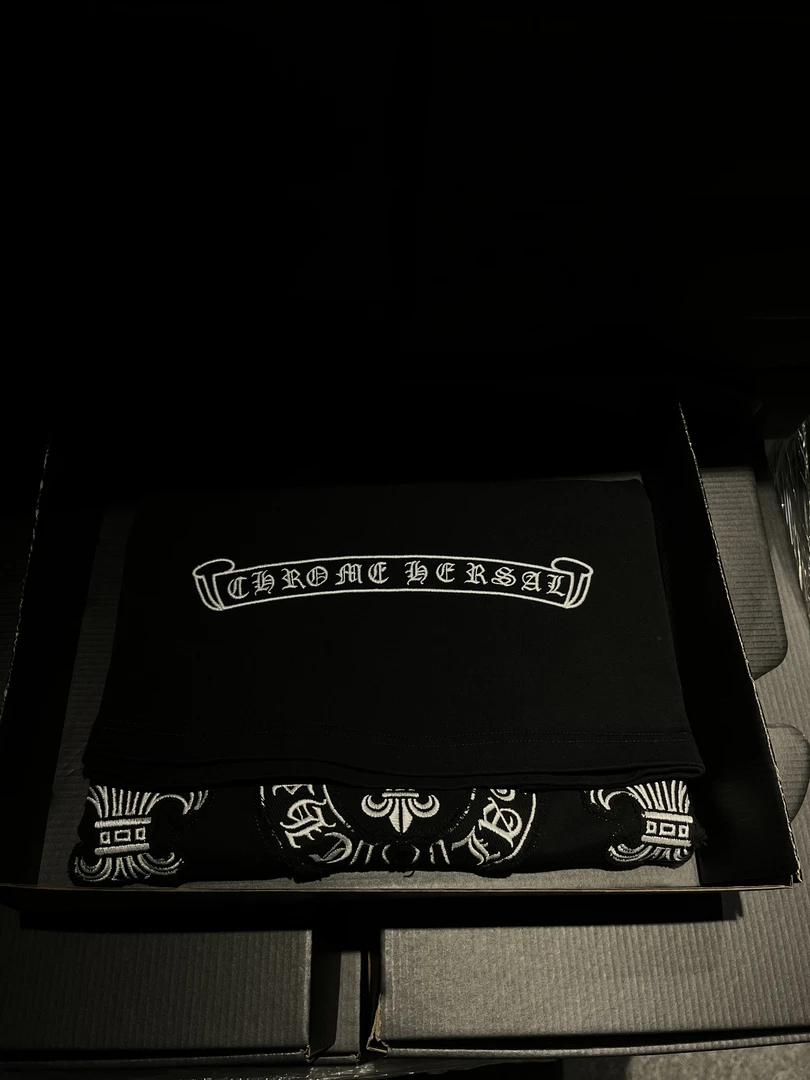 新款重工刺绣时尚圆领休闲百搭短袖L-8076