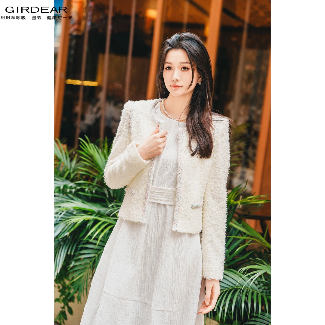 GIRDEAR/哥弟新款时尚千金小香风轻奢圆领短款外套上衣女 140007