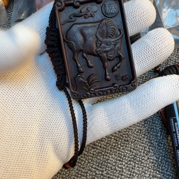 檀香紫檀（小叶紫檀）岁***?牌子手把件