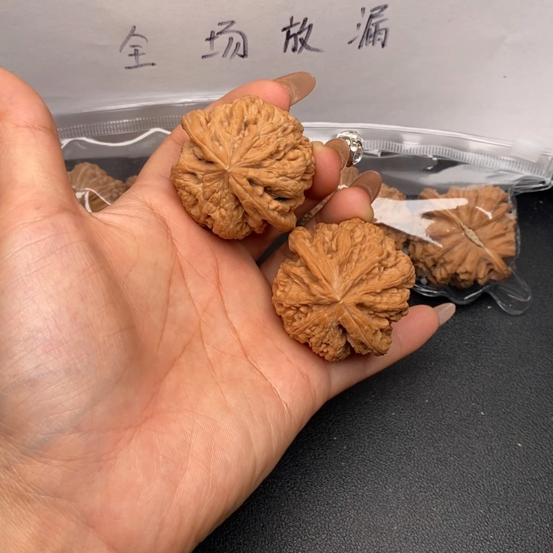 把件文玩核桃平谷粗筋