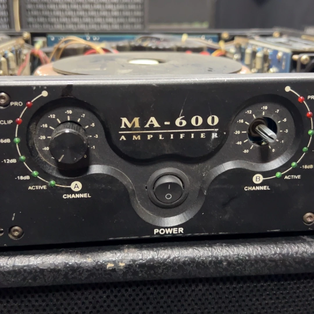 【闪购商品】8新盲盒功放一台成色一般，不包邮