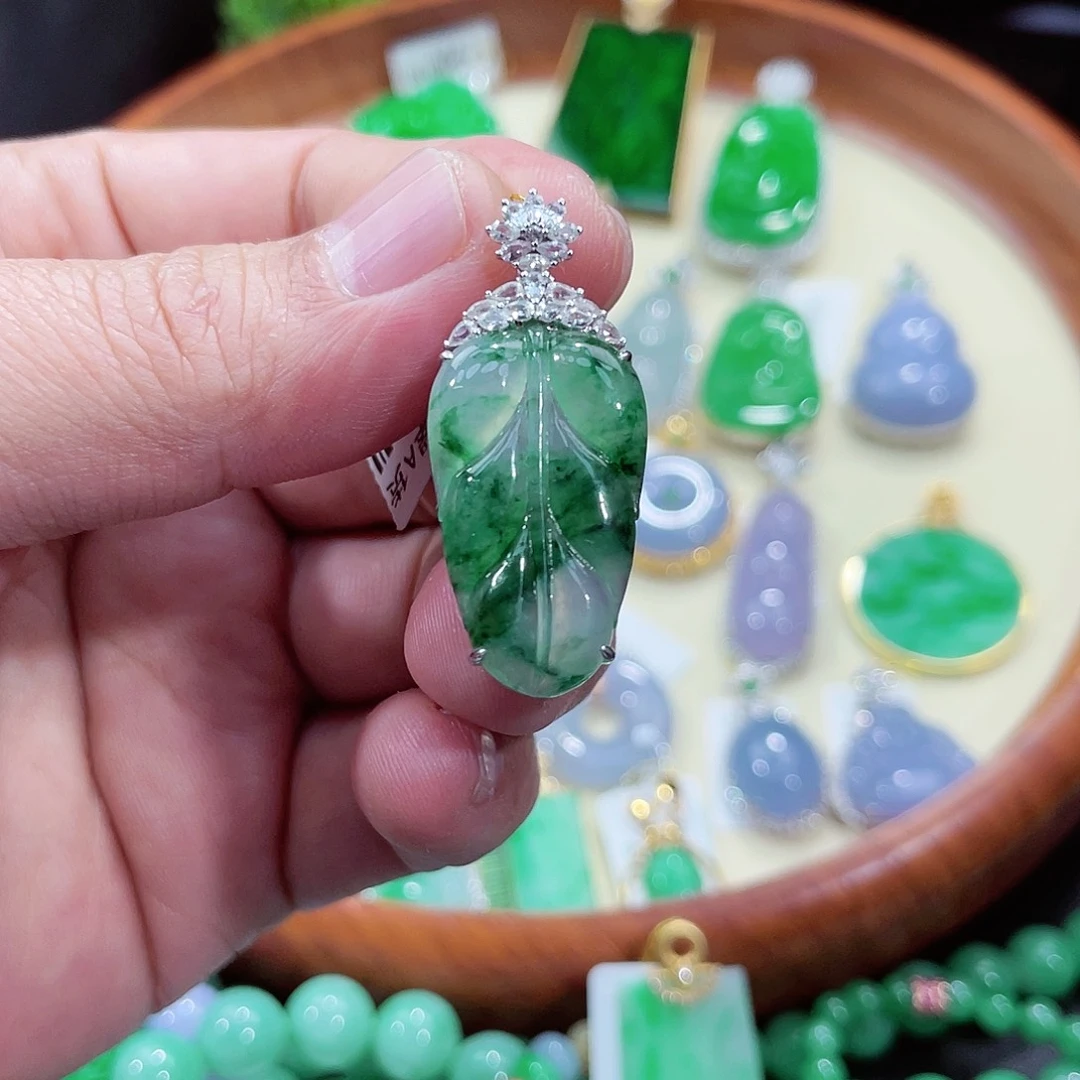 翡翠吊坠(不含链)18K金镶嵌