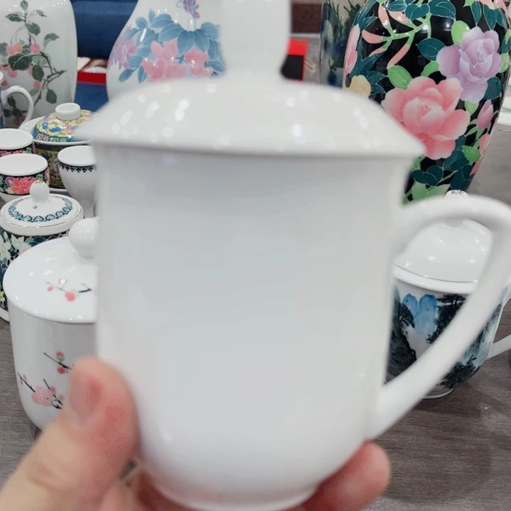 壶釉下五彩的瓷器和瓷器等
