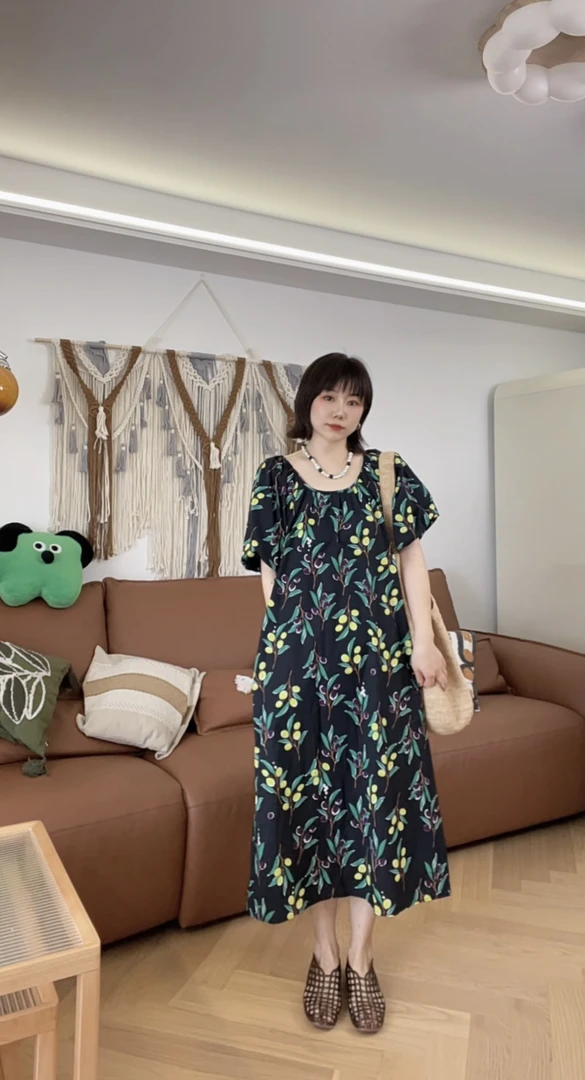 R R夏季时尚海边风  女装连衣裙小众设计 宽松显瘦连衣裙黑色8628