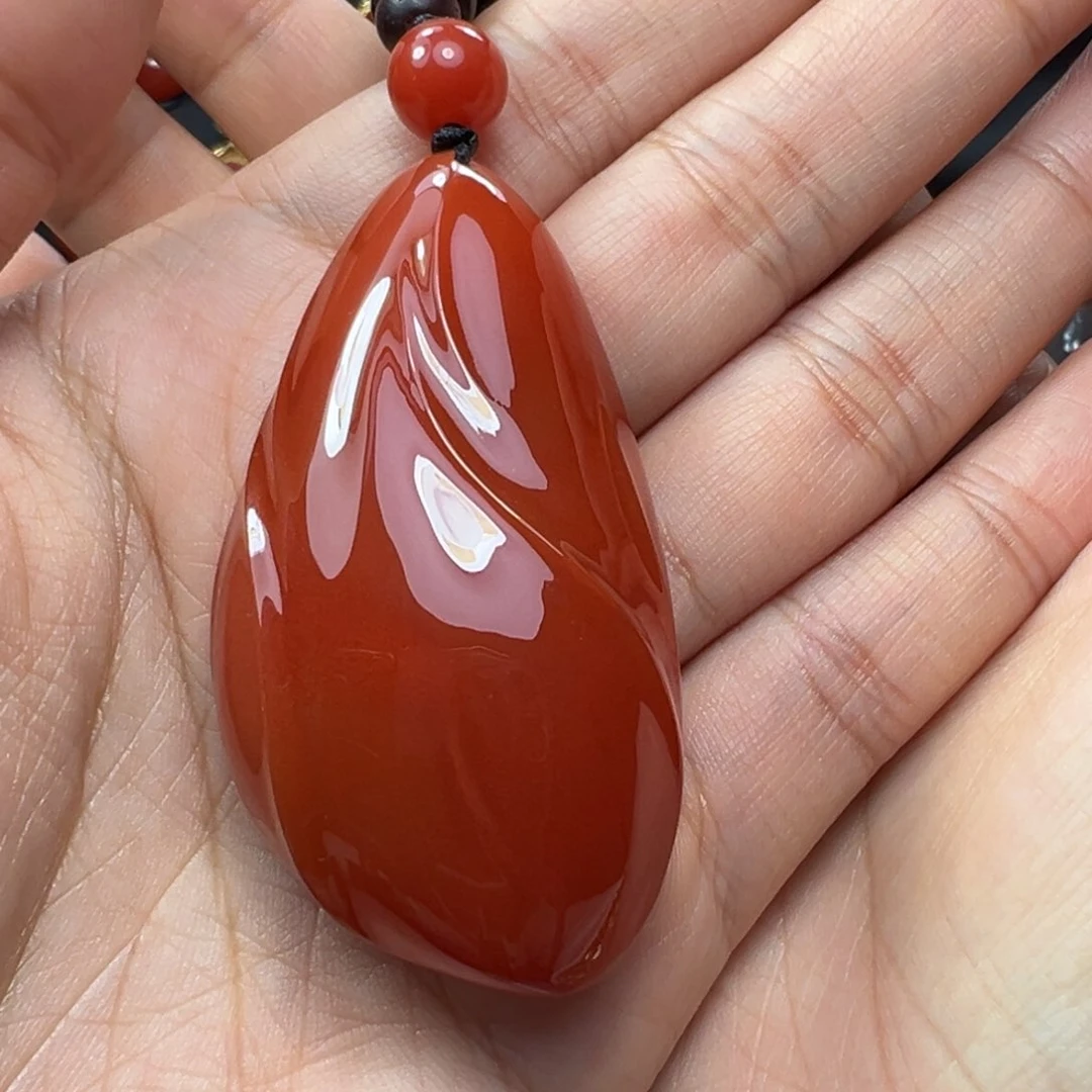 南红玛瑙吊坠未镶嵌