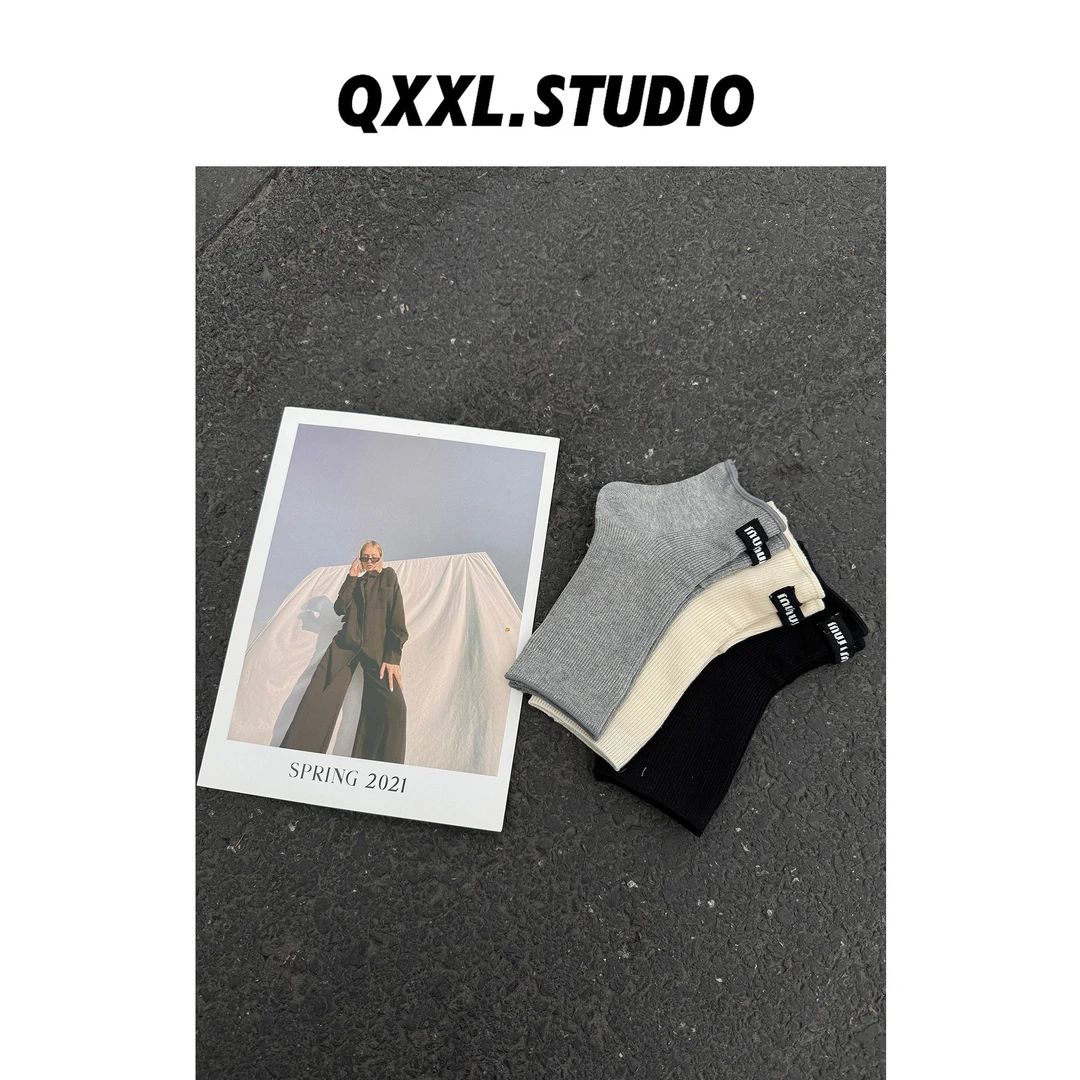 邱小小丽呀 高质感舒适纯色简约 温柔百搭中筒袜