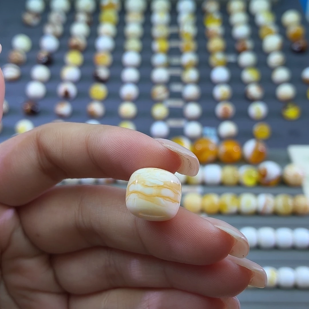 琥珀未镶嵌裸石13.8