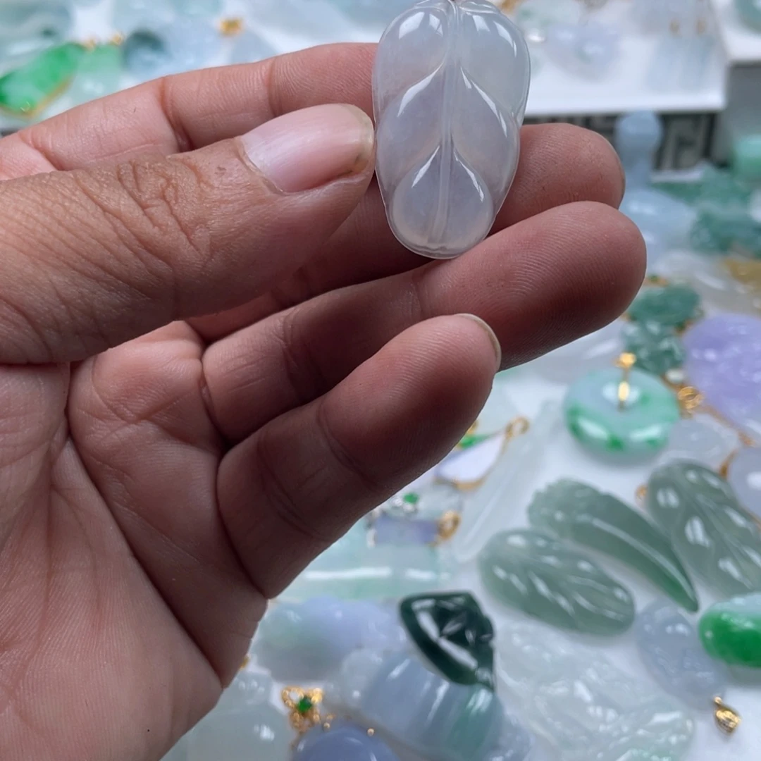 翡翠未镶嵌颈饰翡翠冰紫如意