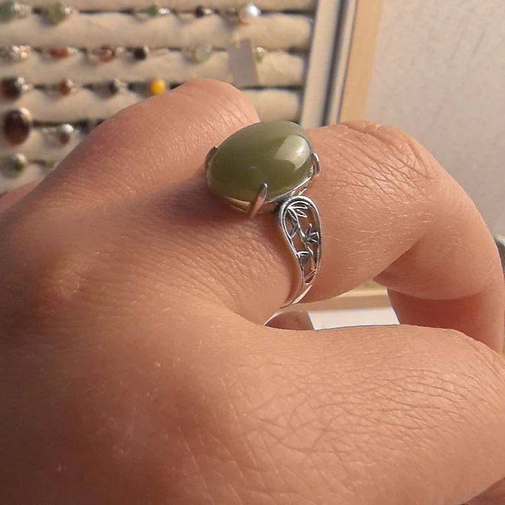 琥珀足银镶嵌戒指