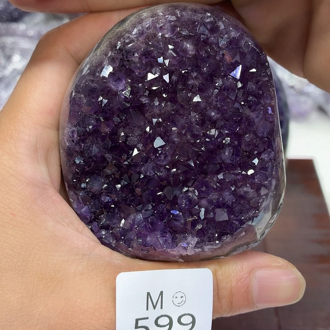 未镶嵌水晶大型摆件（非配饰）