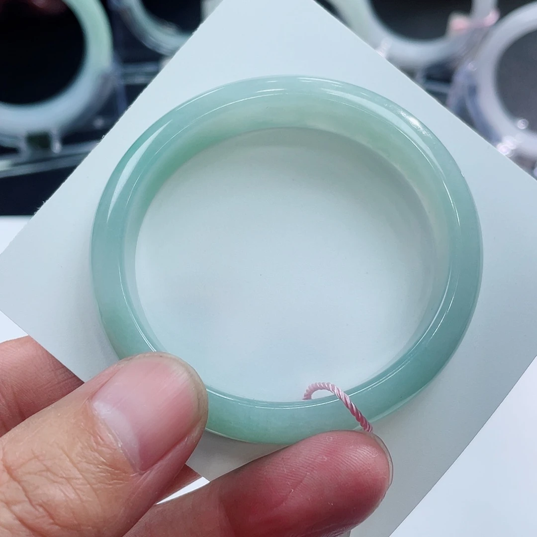 翡翠未镶嵌手镯（贵妃镯）543