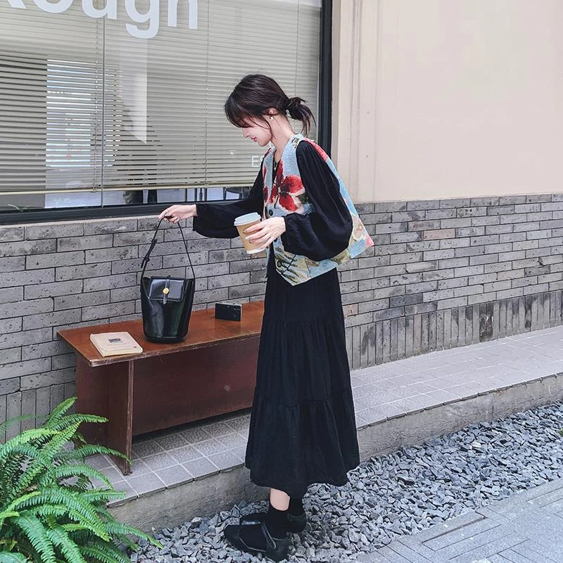 法式高级感油画马甲套装裙女春季2025新复绑带蝴少女椰子短裙