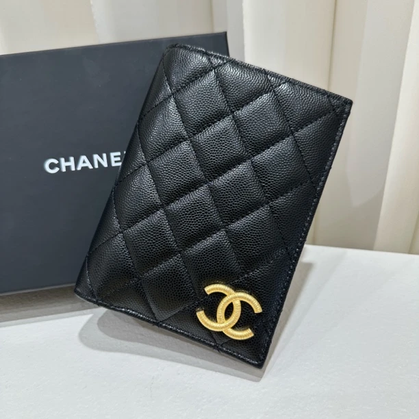 全新未使用 Chanel/香奈儿 25P 拉丝双C护照夹
