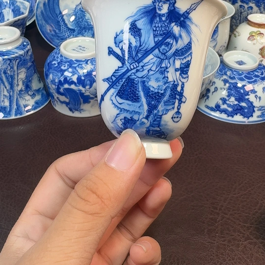 现代景德镇陶瓷杯