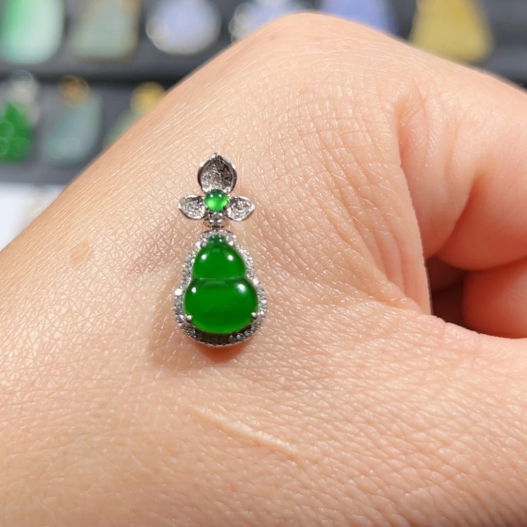 翡翠吊坠(不含链)18K金镶嵌