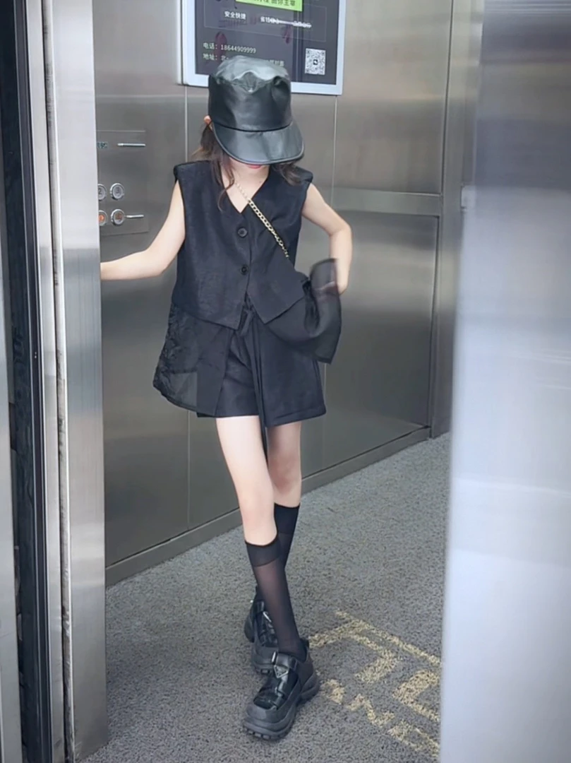 女童套装夏款2025女孩夏季高级感穿搭拼网纱马甲短裤两件套