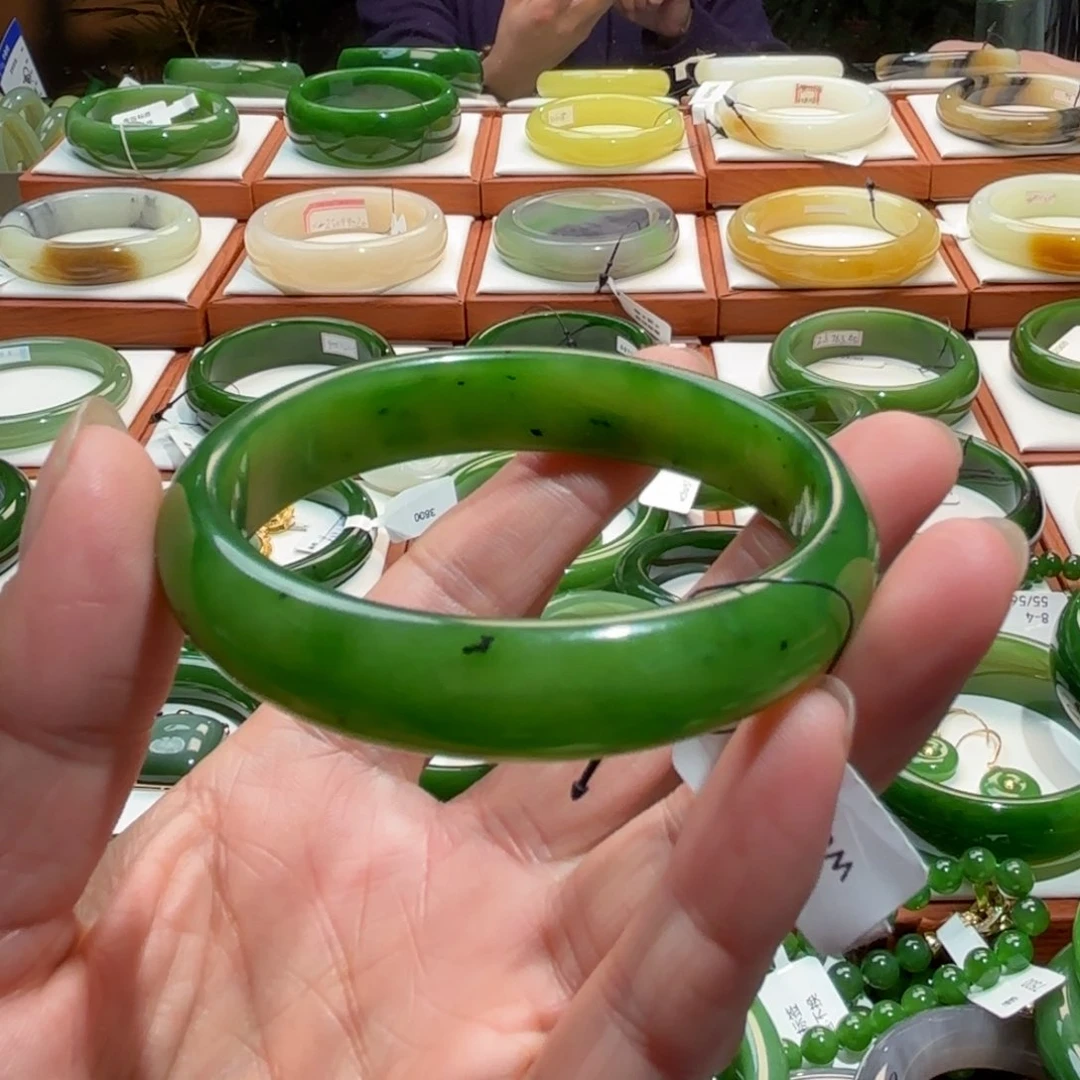 和田玉手镯未镶嵌语*