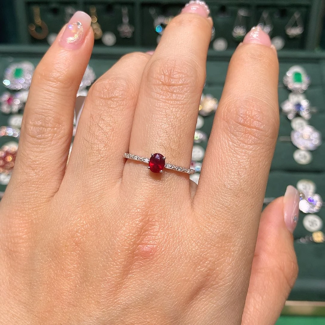 红宝石戒指铂Pt950镶嵌