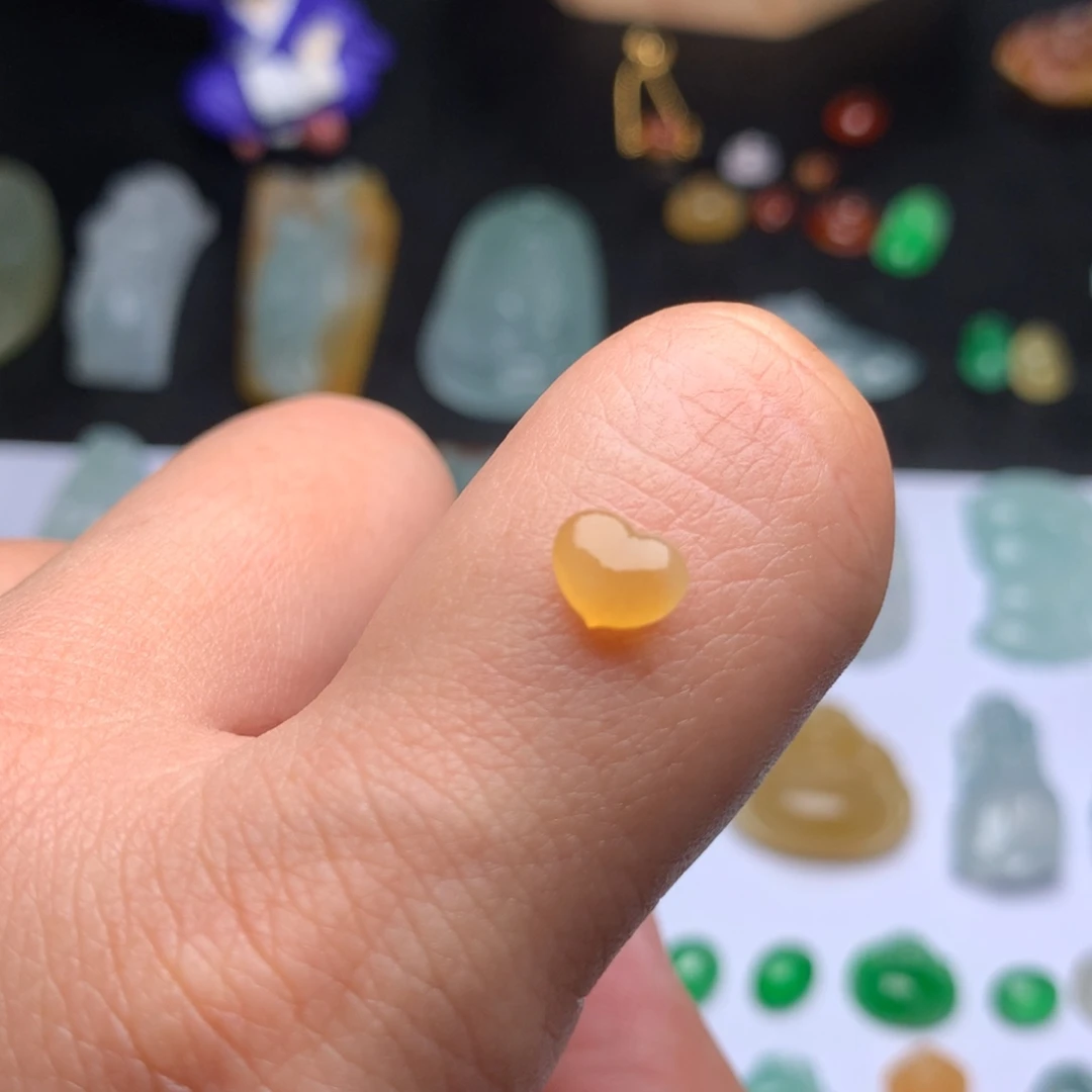 定制翡翠未镶嵌爱心
