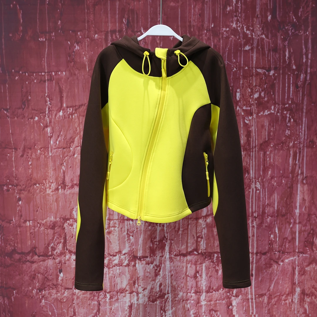 【LIANG哥女装】冬季个性欧货系列鹅黄咖啡撞色拼接连帽外套5586A