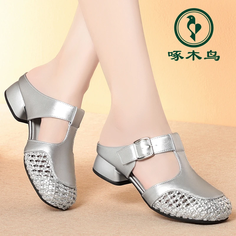 啄木鸟夏季新款包头拖鞋舒适透气缕空女士凉鞋低跟百搭外穿女鞋子