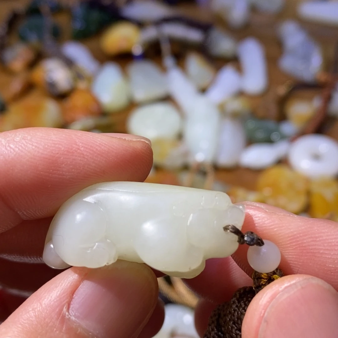 和田玉颈饰未镶嵌繁**空