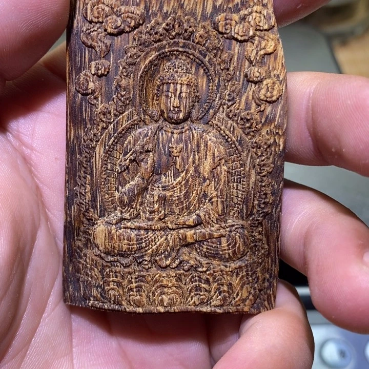 沉香碎屑沉香随***行达拉干