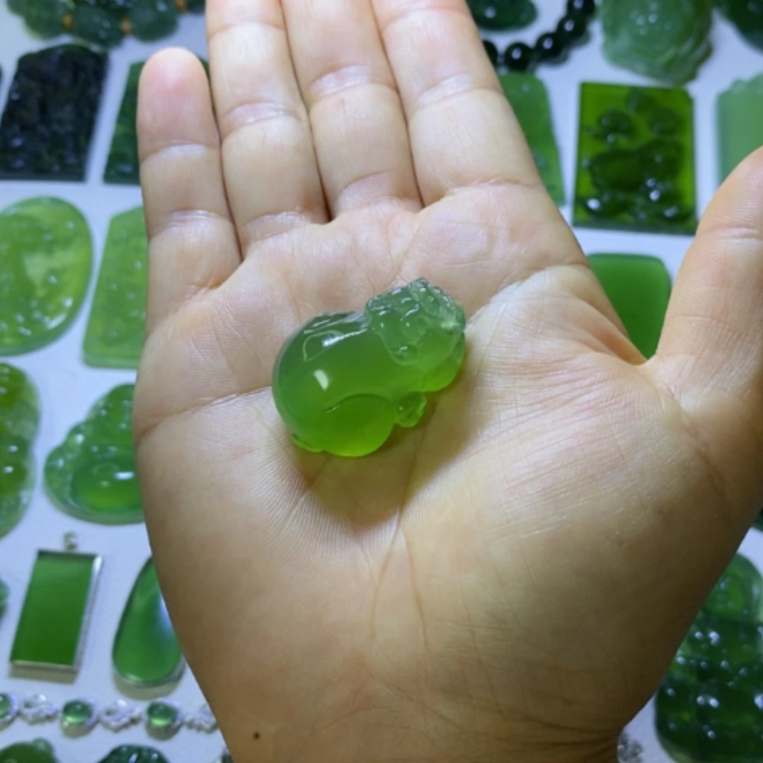 【闪购商品】未镶嵌蛇纹石玉颈饰