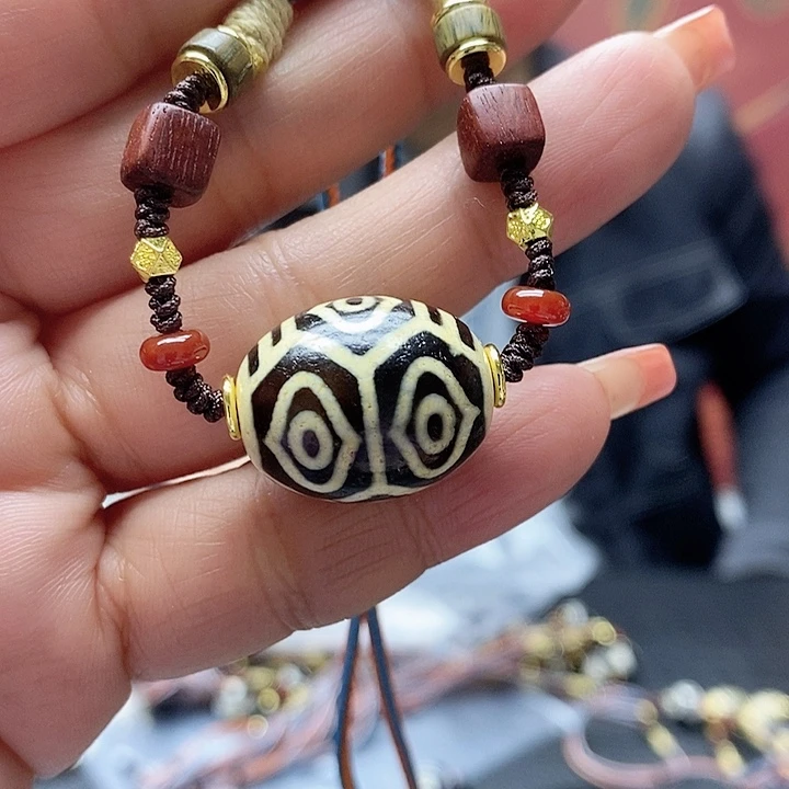 玛瑙/玉髓颈饰合金