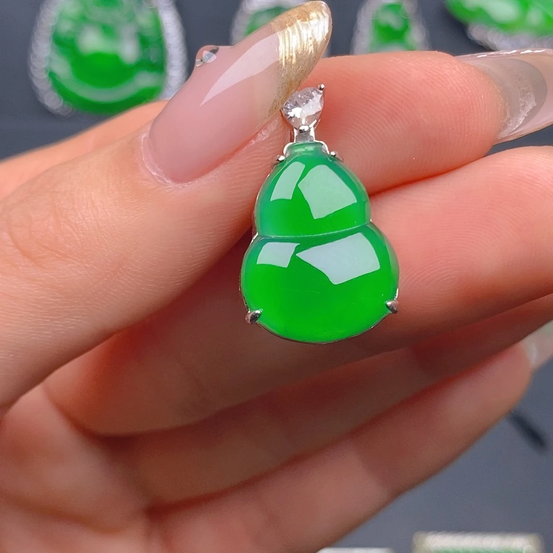 颈饰银S925镶嵌翡翠