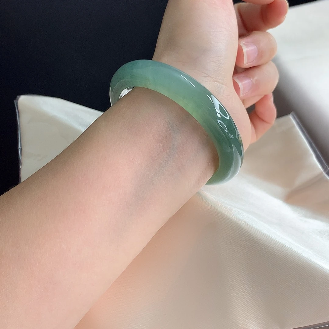 未镶嵌手镯翡翠，53号