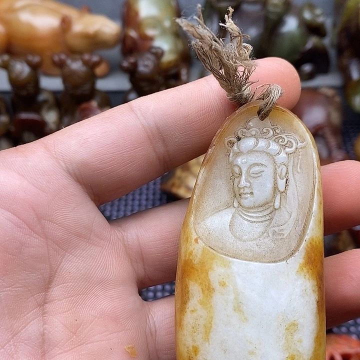 未镶嵌蛇纹石玉颈饰