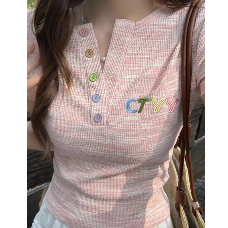 9098#韩系彩色纽扣v领短袖t恤女夏季款小个子别致设计感刺绣上衣